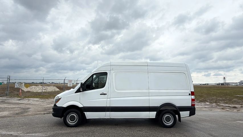 mercedes-benz sprinter worker cargo van 2017 WD3PE7CD9HP380699 image mercedes-benz sprinter worker cargo van 2017 WD3PE7CD9HP380699 image